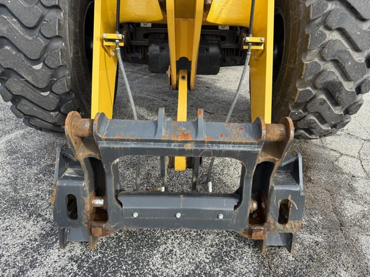 2021-komatsu-wa200-8-image-10