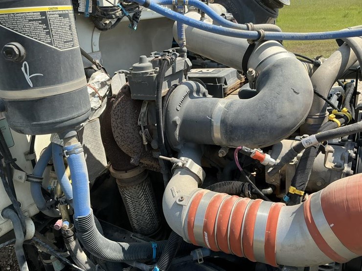 2020-peterbilt-337-image-37