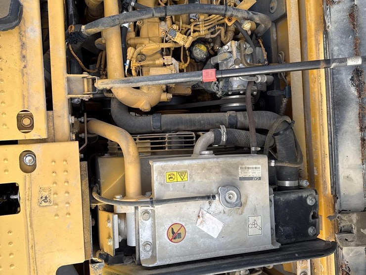 2016-caterpillar-312fgc-image-20