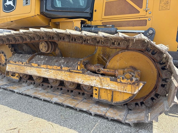 2021-deere-550k-lgp-image-10