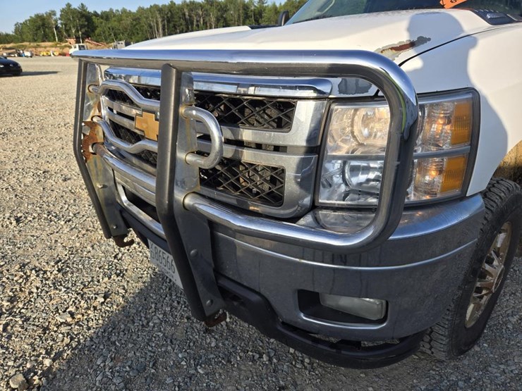 2012-chevrolet-silverado-2500-image-10