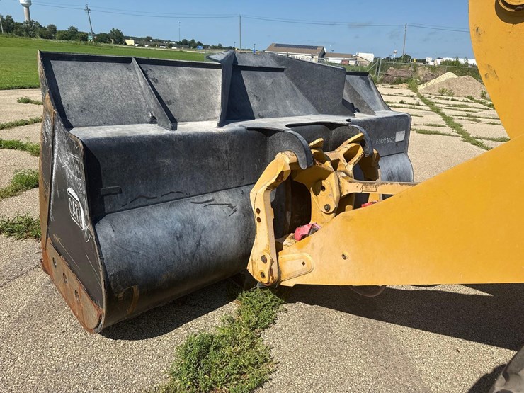 2023-caterpillar-930m-image-17