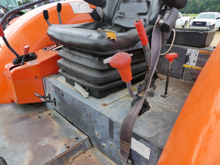 2012-kubota-m108s-image-12