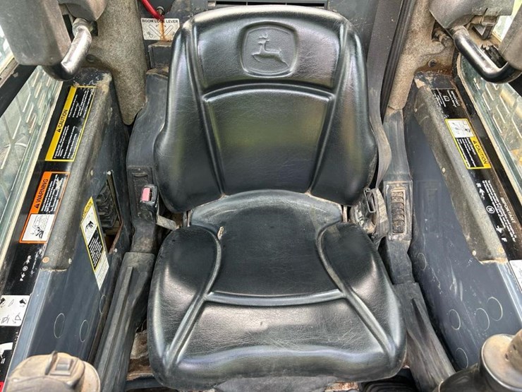 2012-deere-333d-image-45