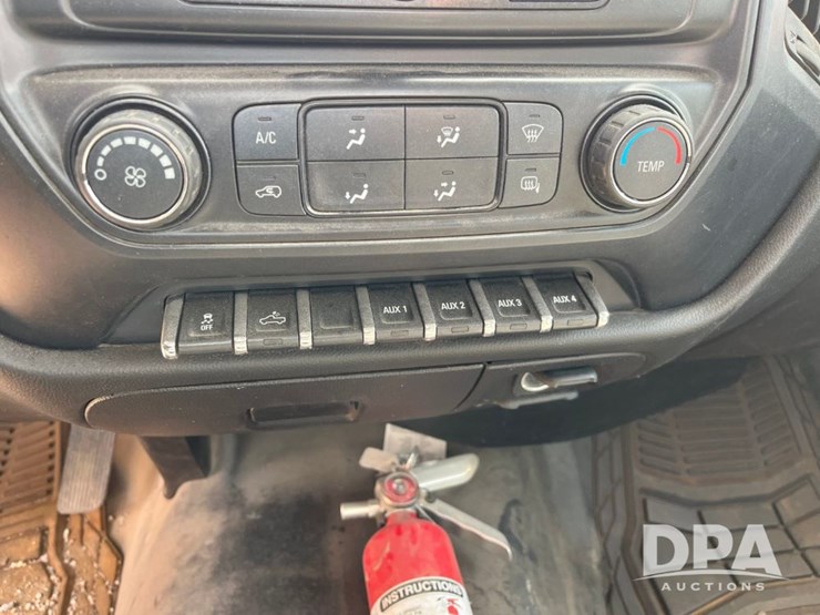 2017-gmc-3500-image-42