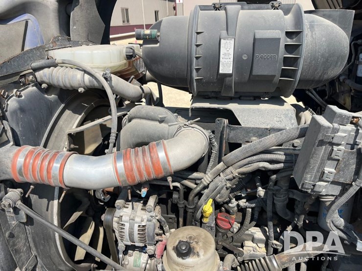 2013-kenworth-t660-image-106