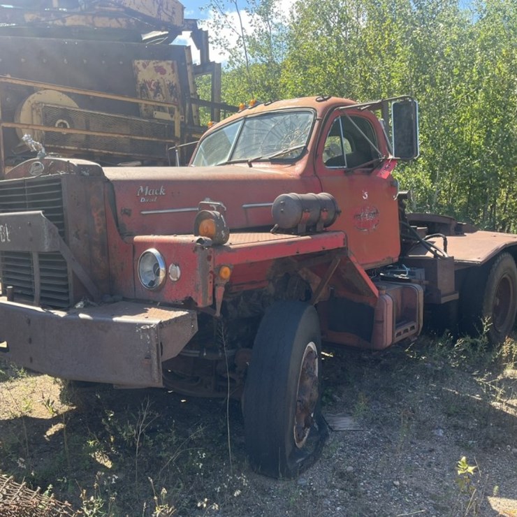 #1606 • Mack Diesel Day Cab Truck Tractor