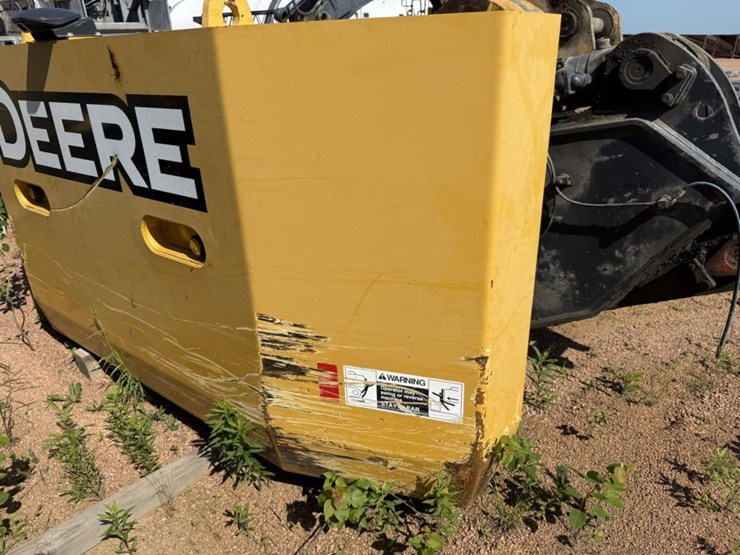 2020-deere-670g-lc-image-36