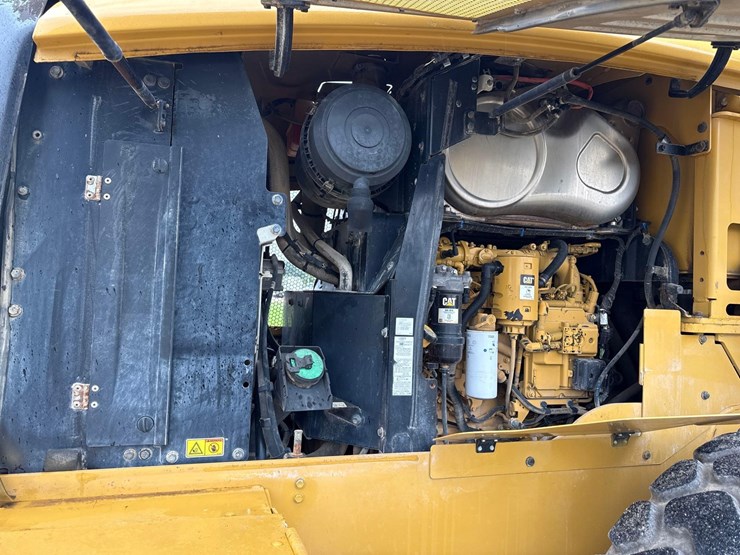 2016-caterpillar-938m-image-12