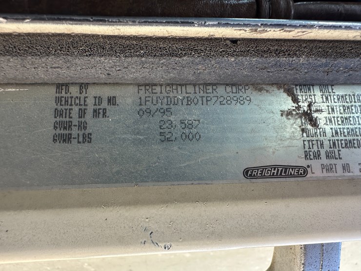 #32186-•-inop-1996-freightliner-usf-1e-t/a-sleeper-truck-tractor-vin:-1fuyddyb0tp728989-image-73