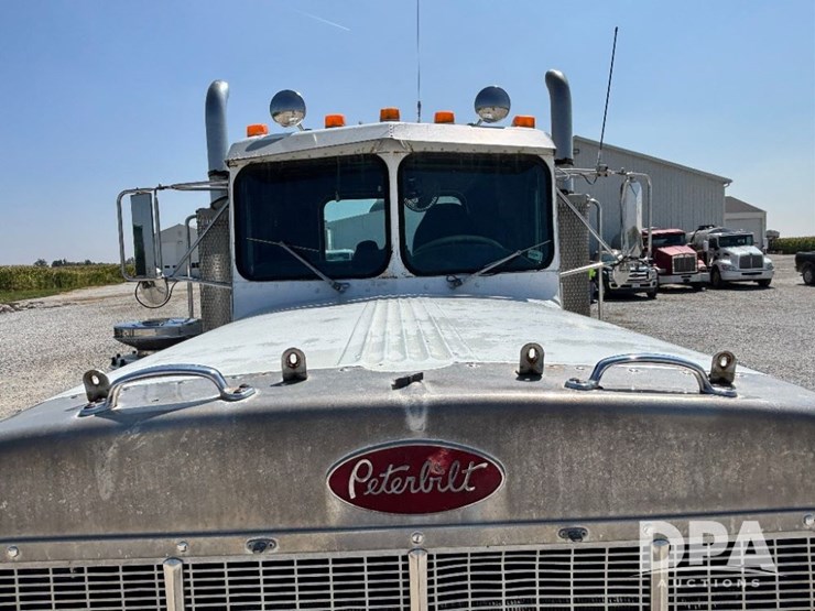 1986-peterbilt-359-image-19