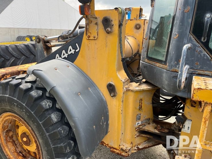 deere-444j-image-29