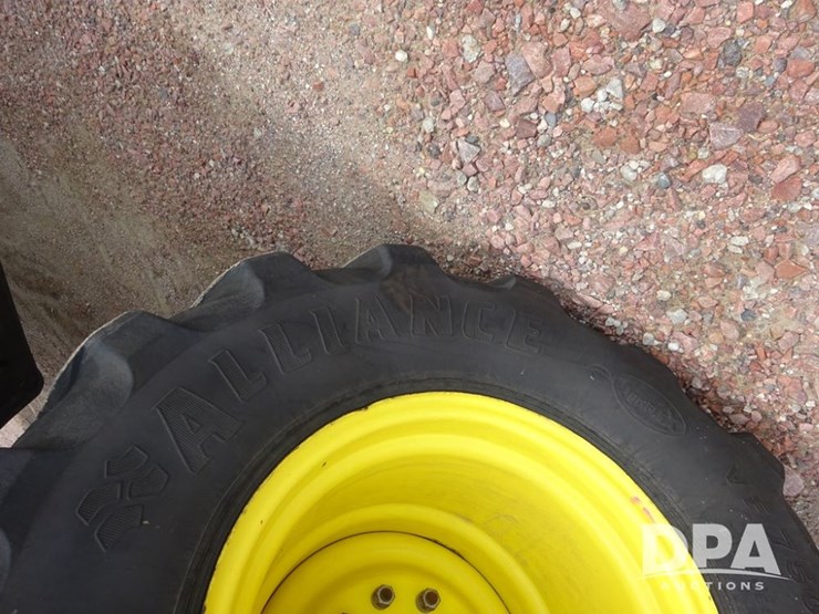 2019-john-deere-f4365-image-47