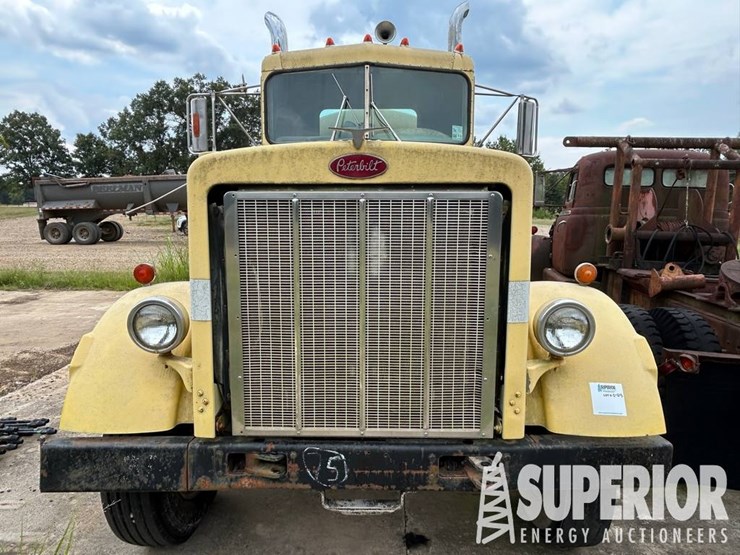 1986-peterbilt-349-image-6