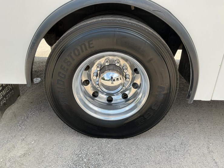 2020-peterbilt-337-image-16