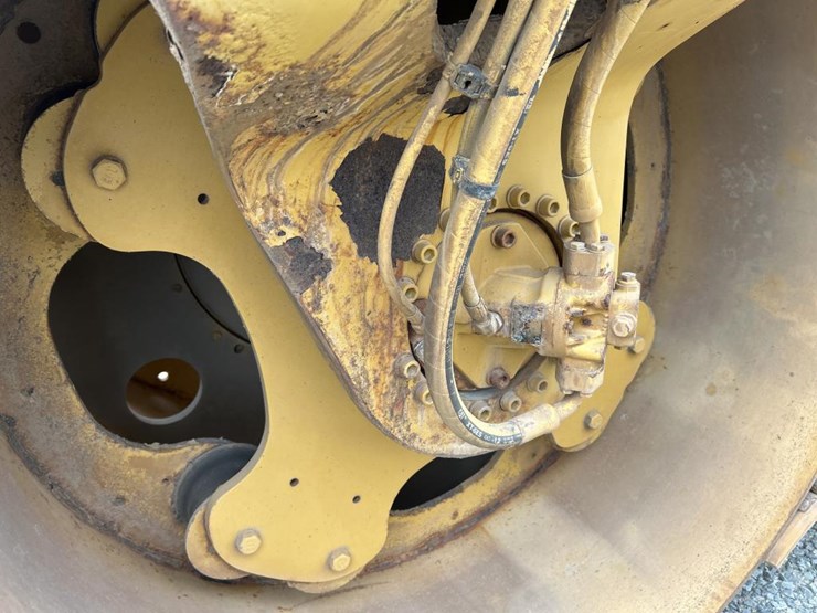 caterpillar-cb54-image-22