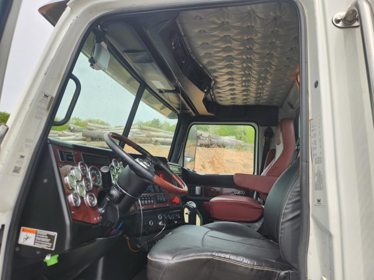 2019-western-star-4900sf-image-55