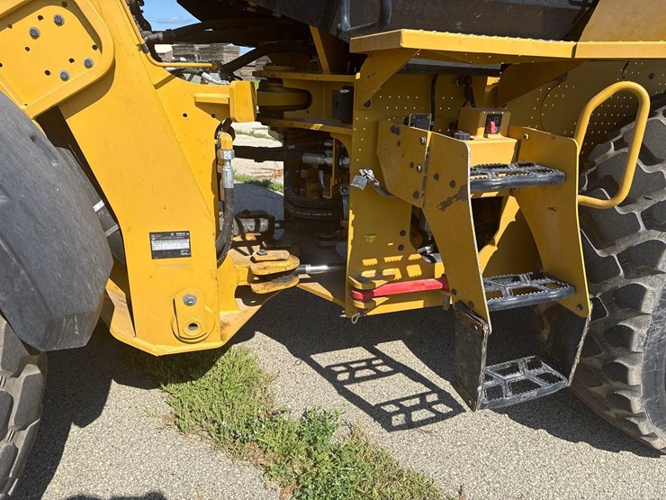 2023-caterpillar-930m-image-16