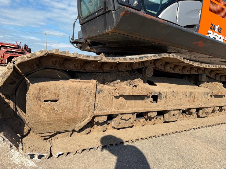 2019-hitachi-zx350lc-6n-image-17