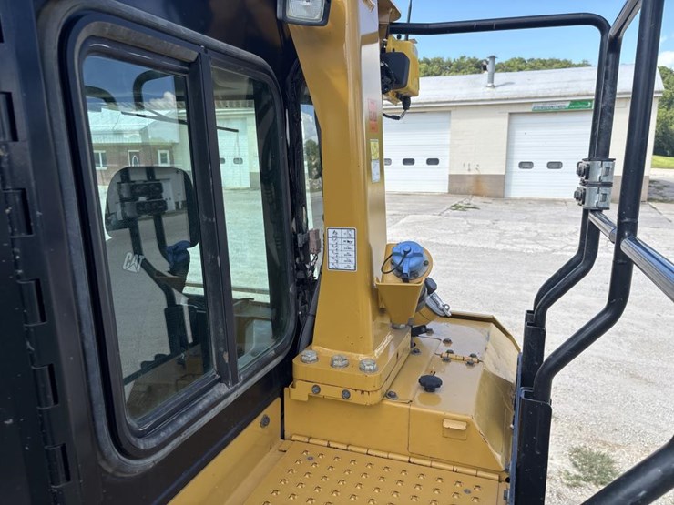 2018-caterpillar-d6t-lgp-image-15