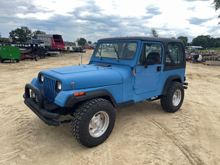 1990-jeep-wrangler-image-1