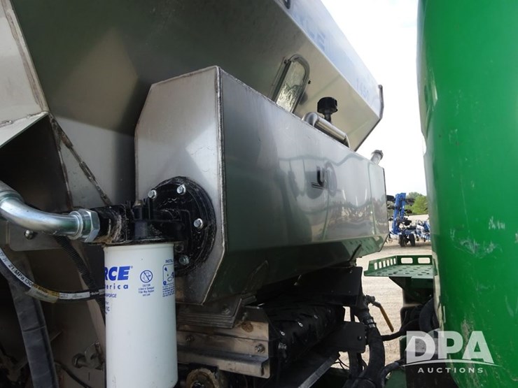 2019-john-deere-f4365-image-62