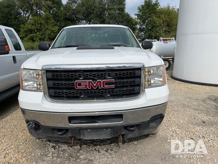2012-gmc-3500hd-image-2