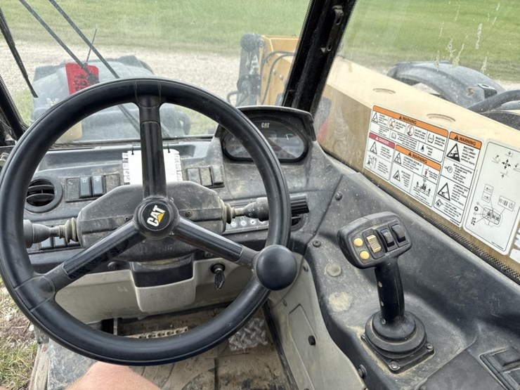 caterpillar-th407c-image-37