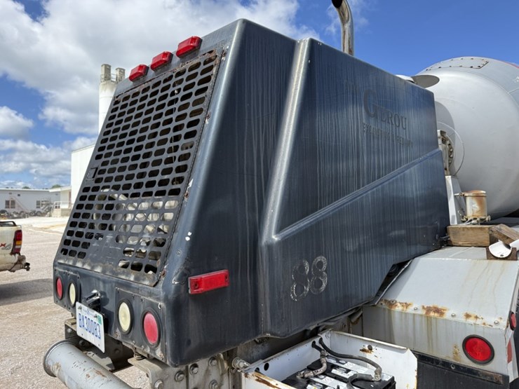 #1553-•-1991-oshkosh-mixer-truck-image-32