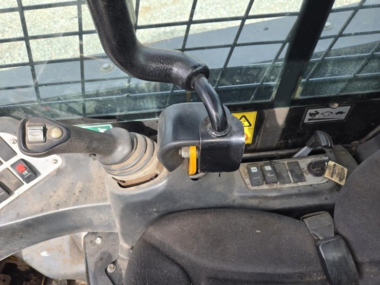2010-jcb-180-image-39