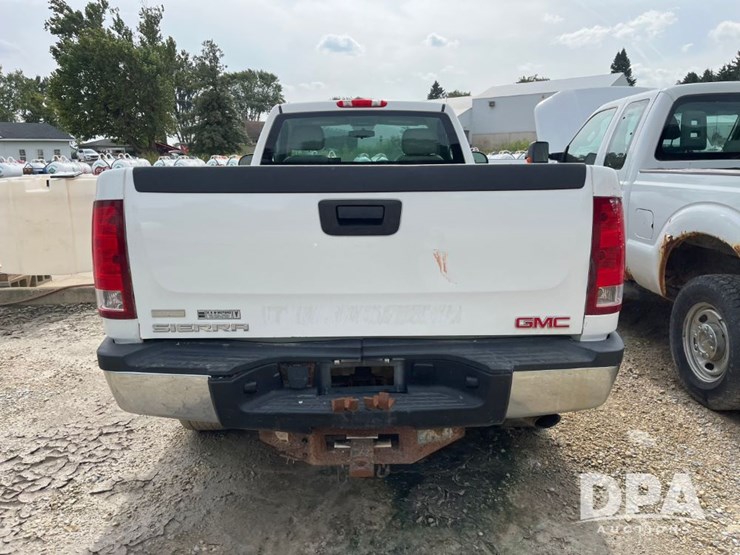 2012-gmc-3500hd-image-5