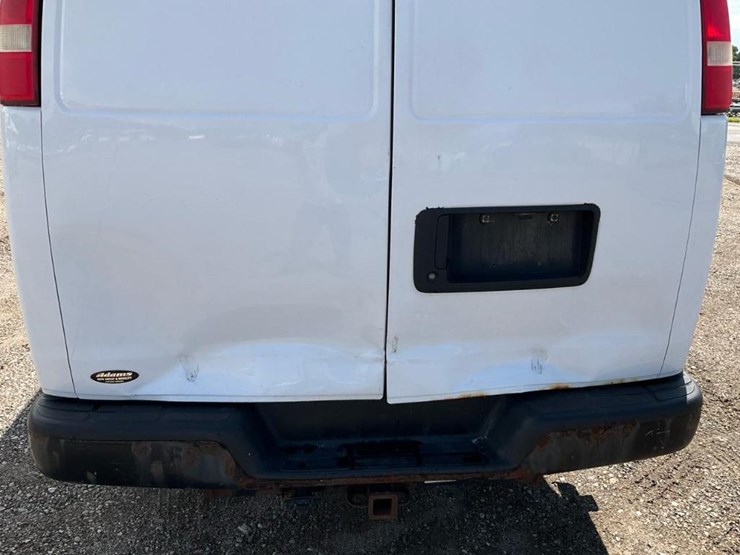 2013-chevrolet-express-g2500-image-26
