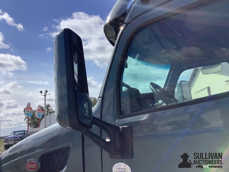 2015-peterbilt-579-image-15