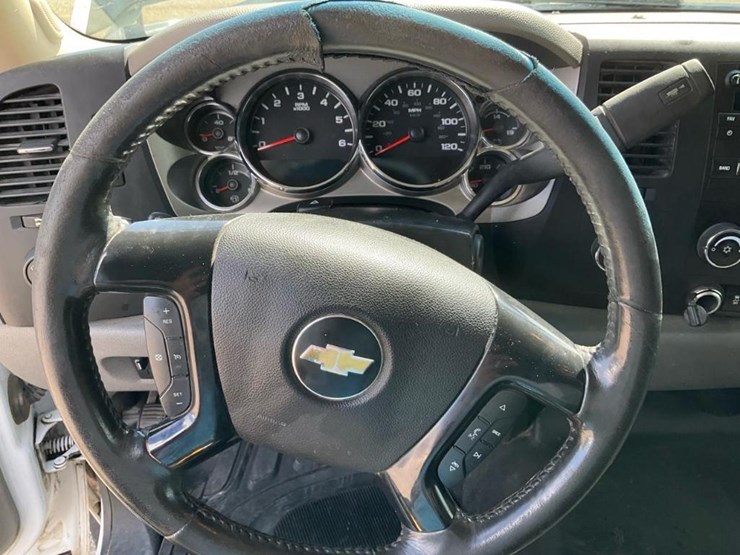 2013-chevrolet-silverado-2500-image-55