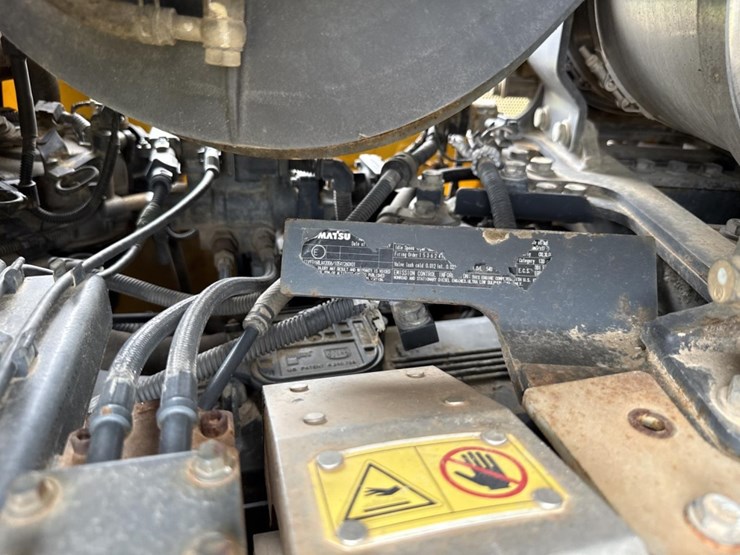 2014-komatsu-d65px-17-image-24