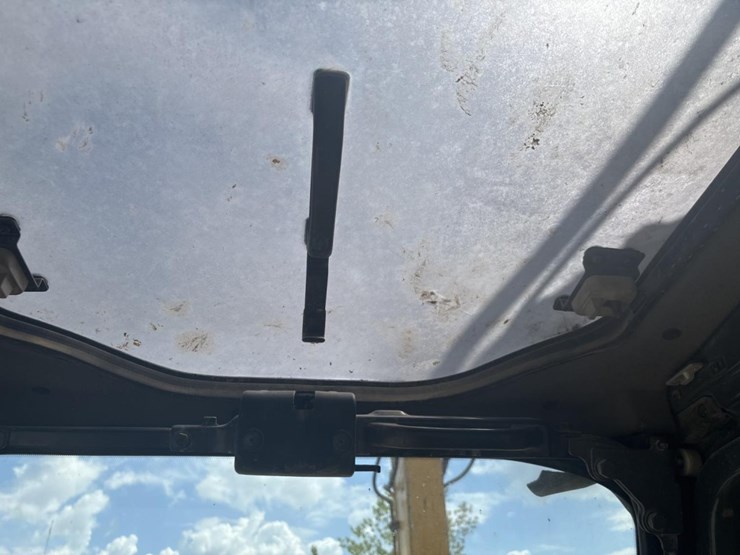 2006-deere-160c-lc-image-46