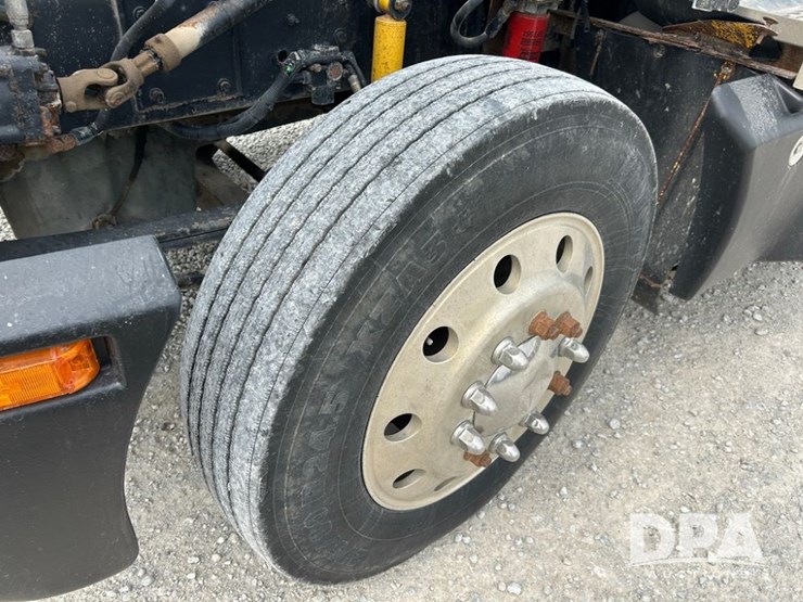1999-kenworth-t600-image-11