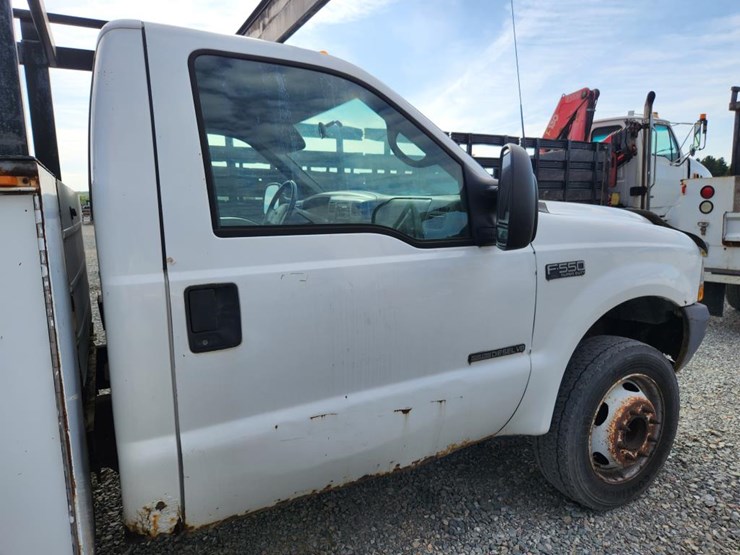2002-ford-f550-image-15