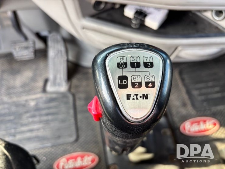 2019-peterbilt-567-image-88