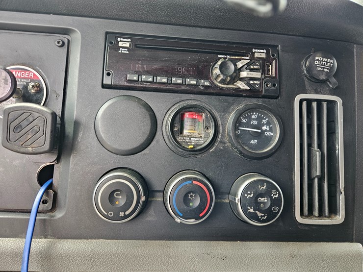 2019-freightliner-cascadia-126-image-61