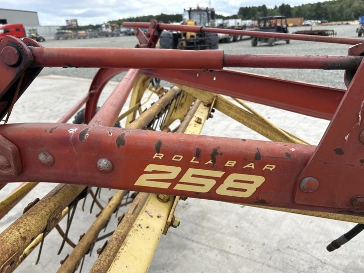 new-holland-258-image-8