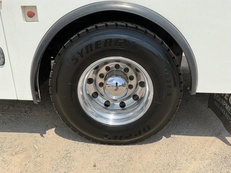 2020-peterbilt-337-image-19