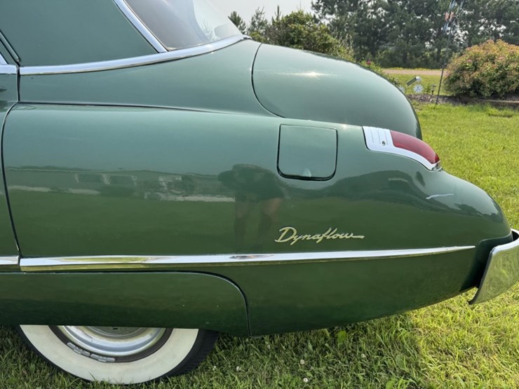 #1062-•-1949-buick-series-50-super-sedan-image-14