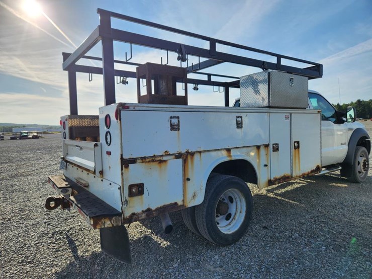 2006-ford-f550-image-13