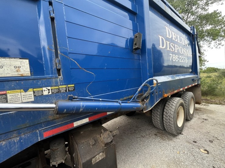 #1631-•-2005-mack-garbage-truck-image-3