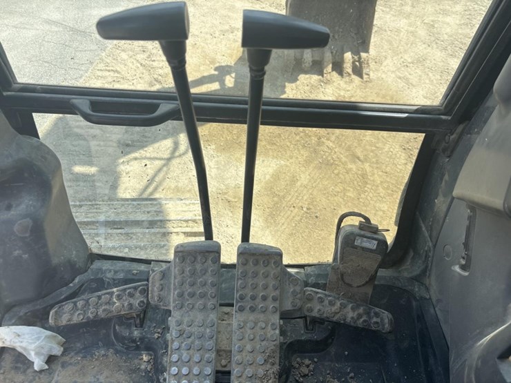 2006-deere-160c-lc-image-42