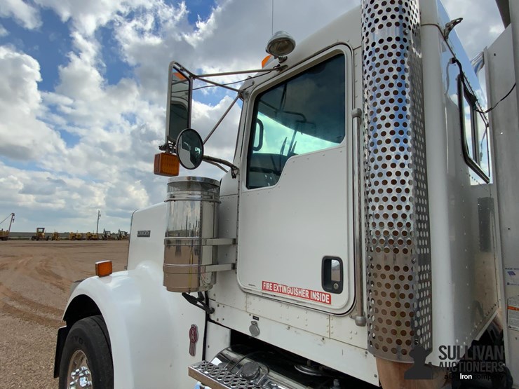 2008-kenworth-w900-image-19