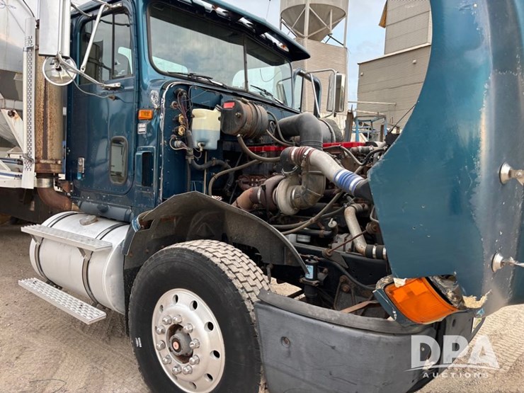 1995-ihc-9400-dry-tender-truck-(pz13881)-image-19