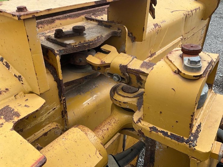 2012-caterpillar-d6t-lgp-image-14