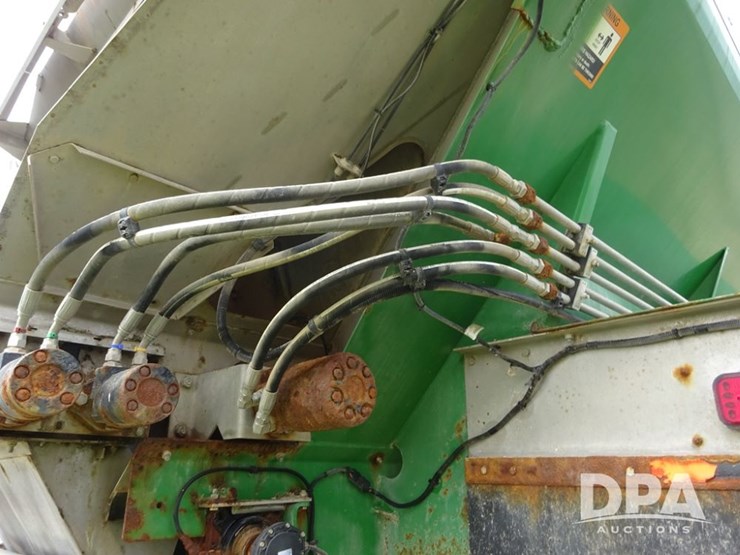 2019-john-deere-f4365-image-74